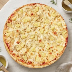 Піца Гавайська з червоним соусом, моцарелою, куркою, ананасами та кукурудзою